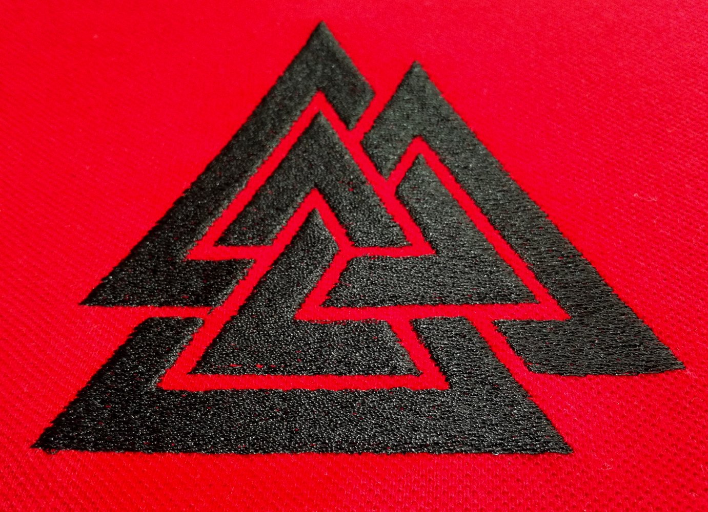 Valknut hímzett minta Valknut hímzett minta